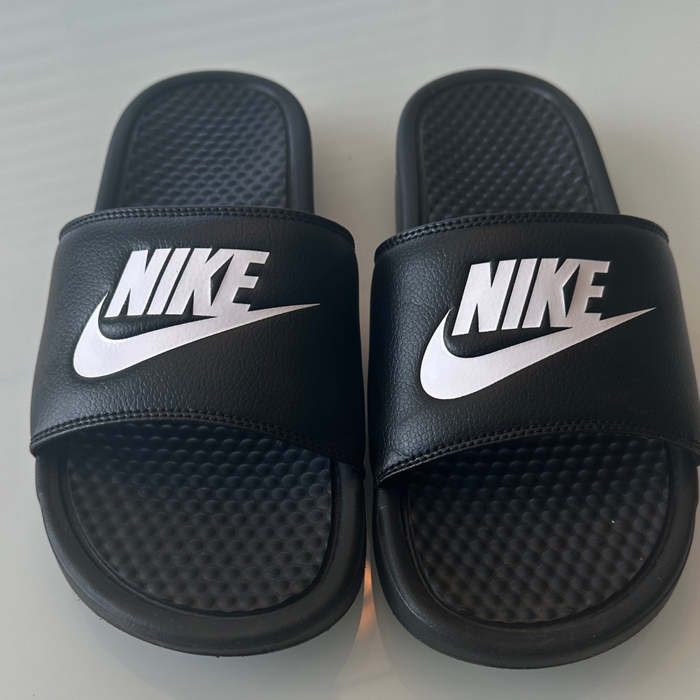 EUC Nike Men's Benassi Just Do It Athletic Sandal